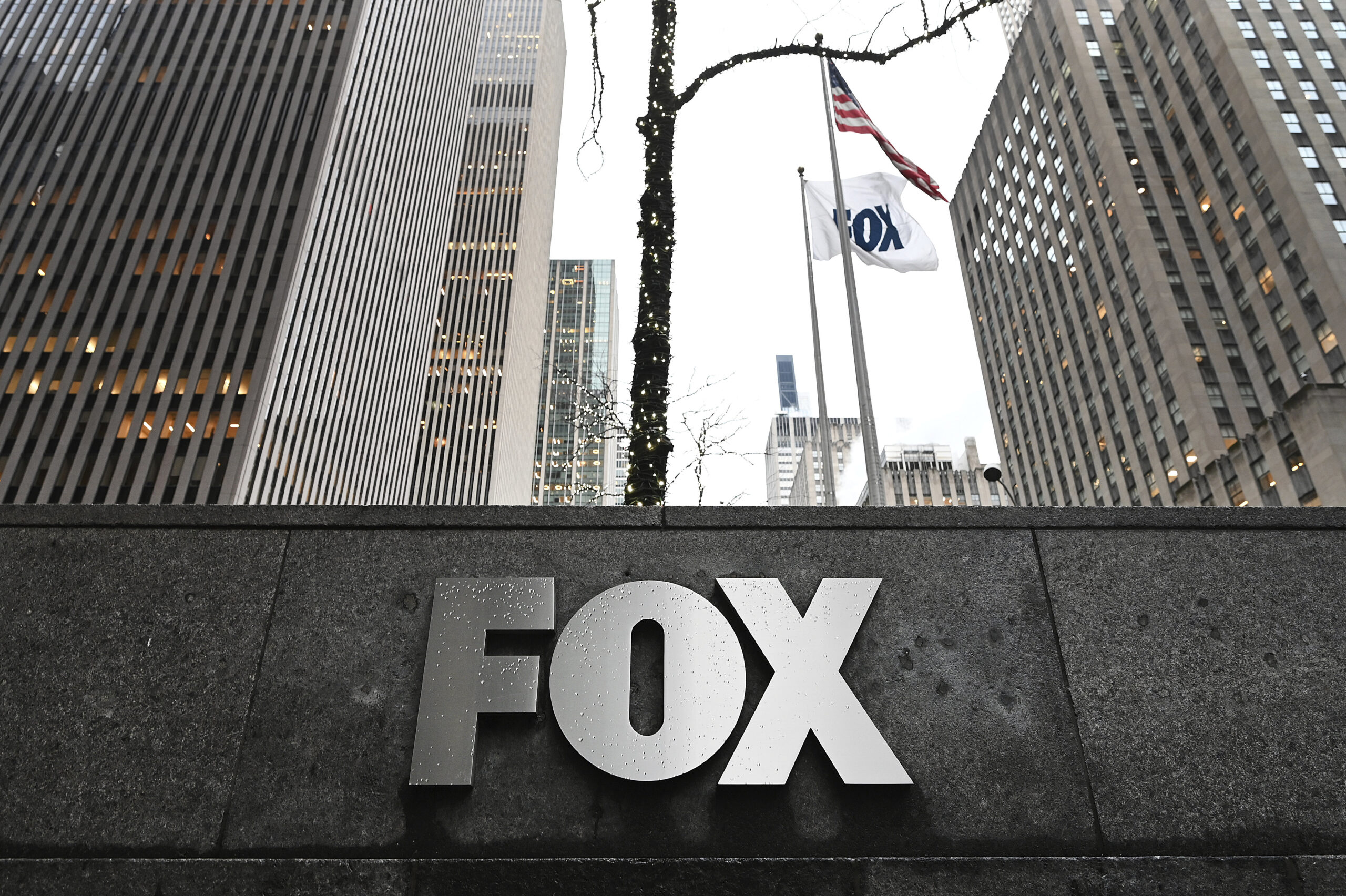 Image for Journalists Once Defended Fox as a News Outlet. But That Was Then