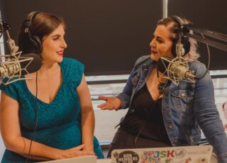 Creating “Comadres al Aire:” A Podcast That Talks To Immigrants, Not About Them