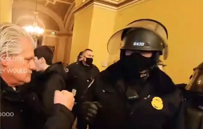 Capitol police fist bump