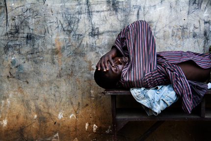 SJ.NIG.12 &#8211; Sleeping Ogunoloko gang member, Mafuloku, Lagos, 2008