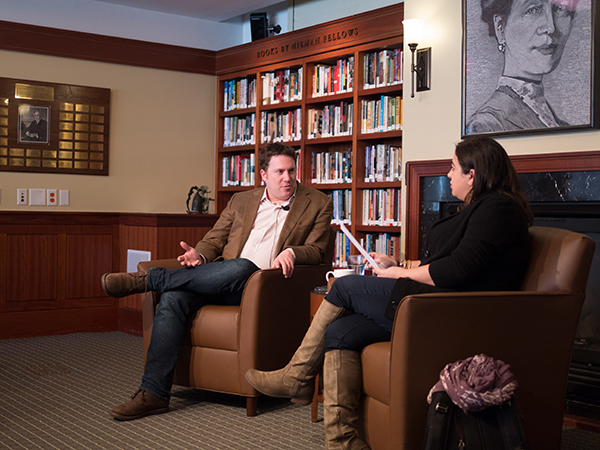 BuzzFeed editor in chief Ben Smith speaks at the Nieman Foundation in conversation with Susie Banikarim, NF '14.