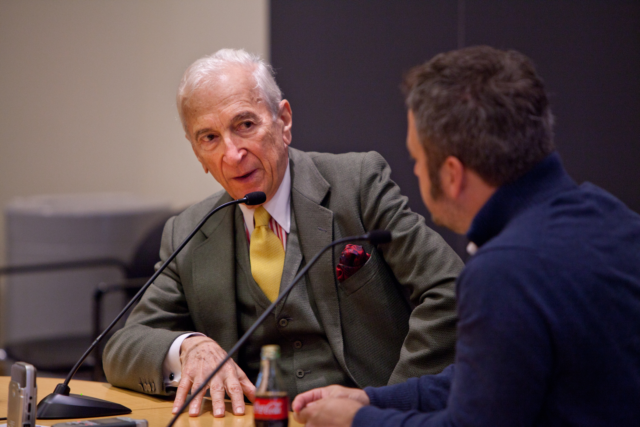 Gay Talese Explains Why He Wrote Iconic Esquire Profile Frank Sinatra Has A Cold Nieman Reports