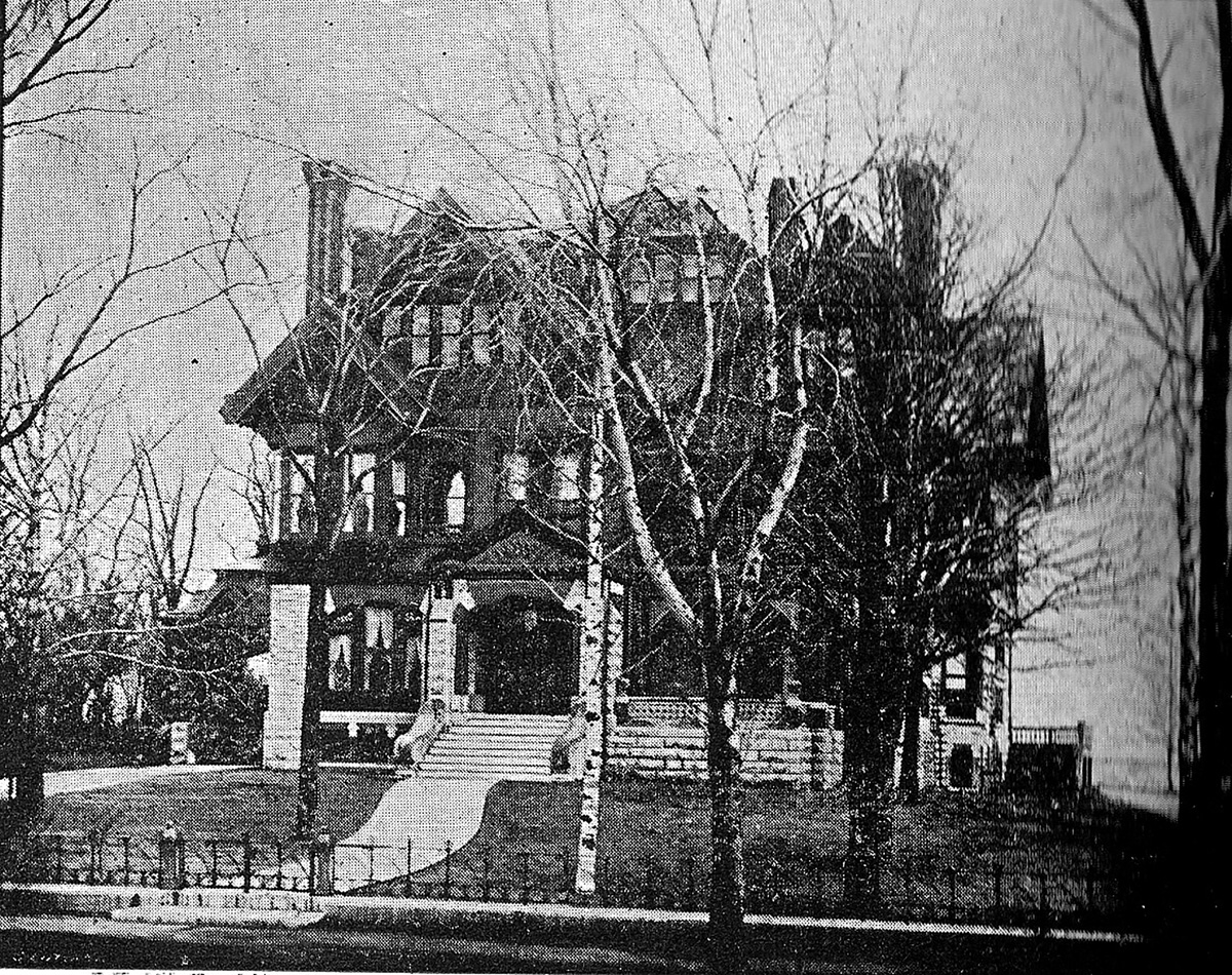 Agnes’s childhood home, one of the finest along Milwaukee’s Gold Coast, was a 20-room Victorian with views of Lake Michigan. Her parents hosted dances with live music in the ballroom. It burned down in the 1940s