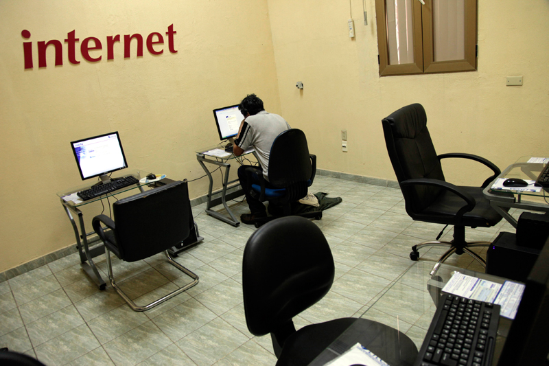 Cuba’s state telecom company offers Internet access in its offices