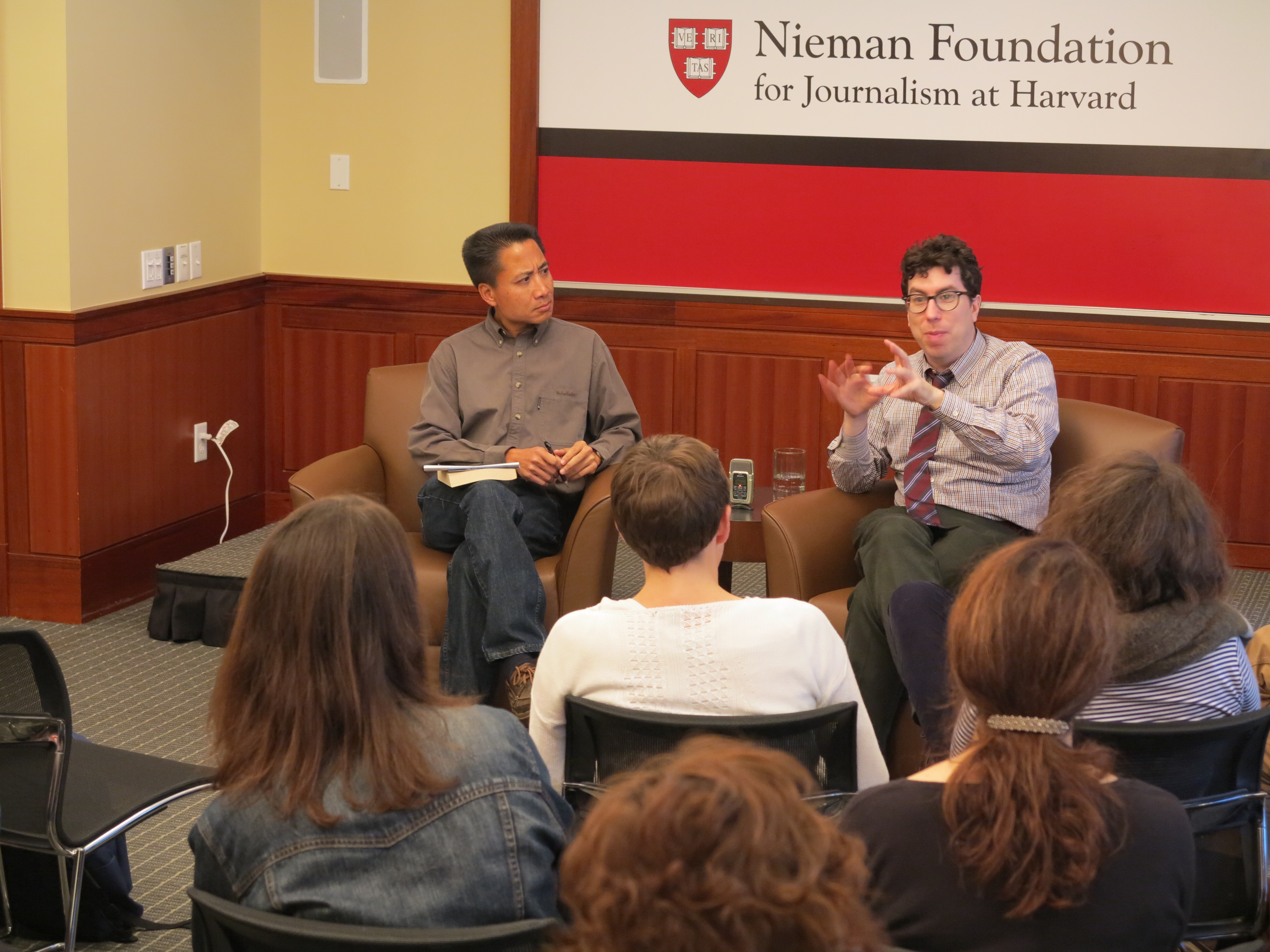 Harvard professor Jonathan Zittrain in conversation with Henry Chu and the other 2015 Nieman Fellows 