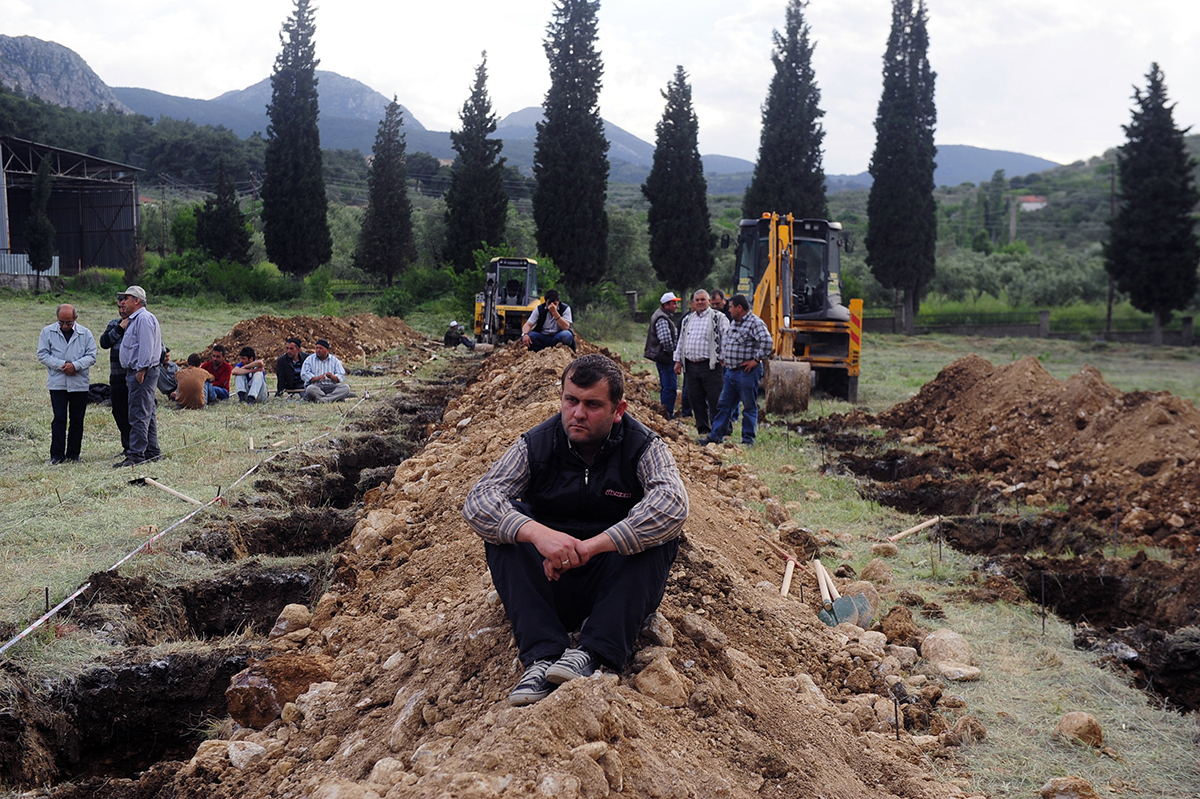 The slow journalism magazine Delayed Gratification examines stories, such as a mining disaster last year in Turkey, after most media have departed and the story has slipped from the daily news cycle